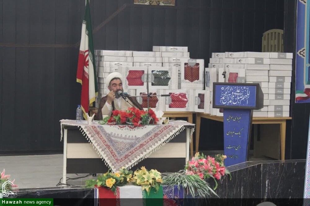حقوق فرزندان بر پدر و مادر در کلام پیامبر اکرم(ص)+ عکس