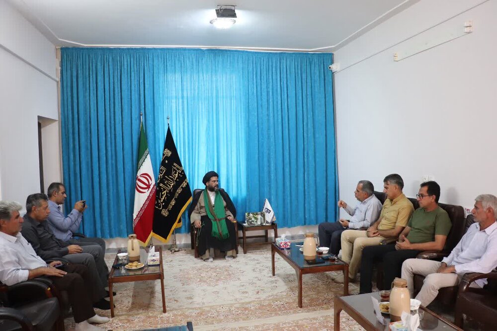 تصاویر/دیدار رئیس اداره ورزش و جوانان  با امام جمعه شهرستان مهران
