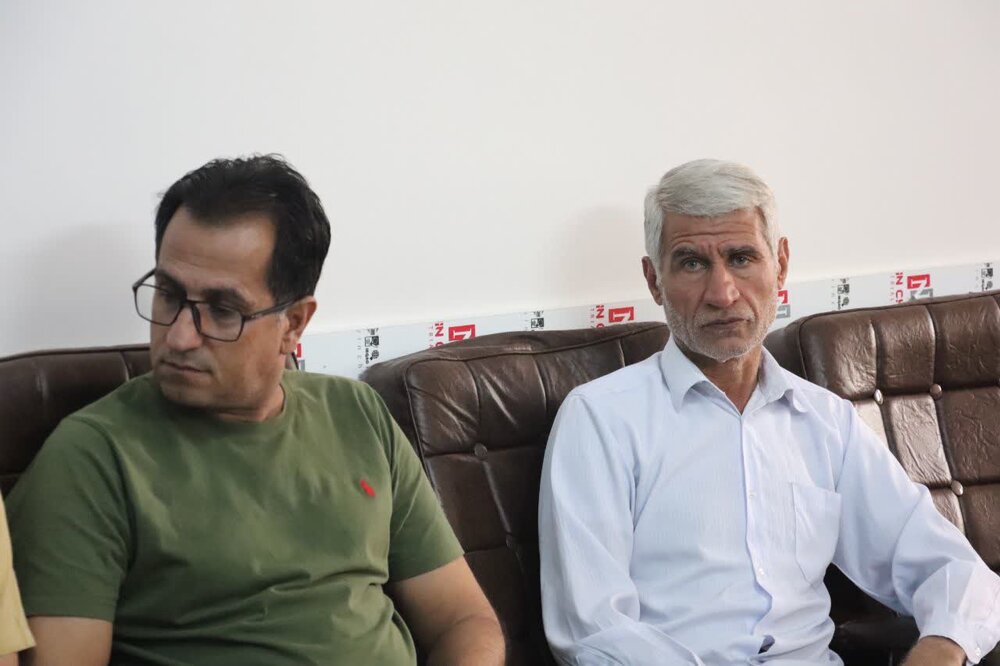 تصاویر/دیدار رئیس اداره ورزش و جوانان  با امام جمعه شهرستان مهران