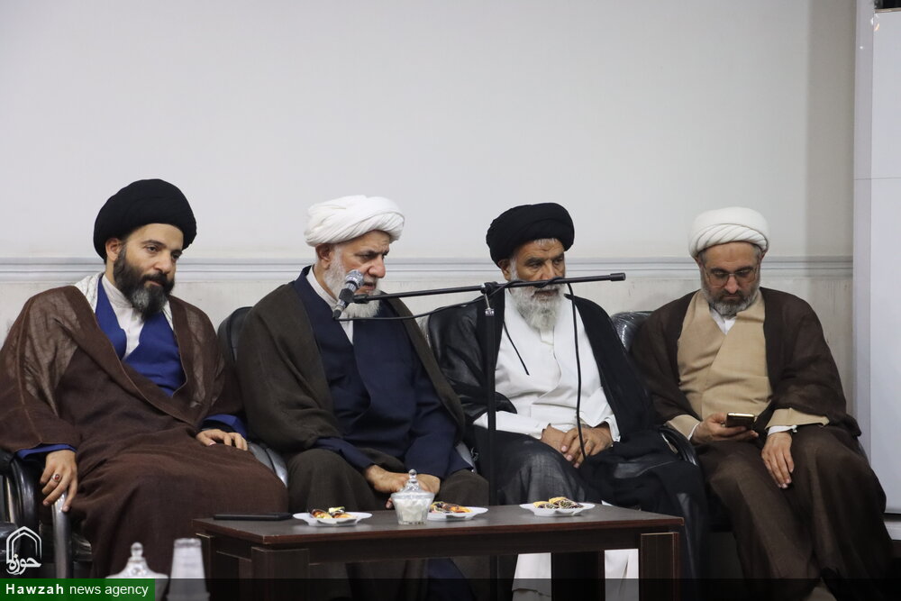 دیدار طلاب مدرسه علمیه امام رضا(ع) شهرستان اندیکا با نماینده ولی فقیه در خوزستان