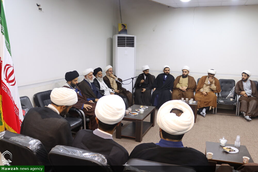 دیدار طلاب مدرسه علمیه امام رضا(ع) شهرستان اندیکا با نماینده ولی فقیه در خوزستان