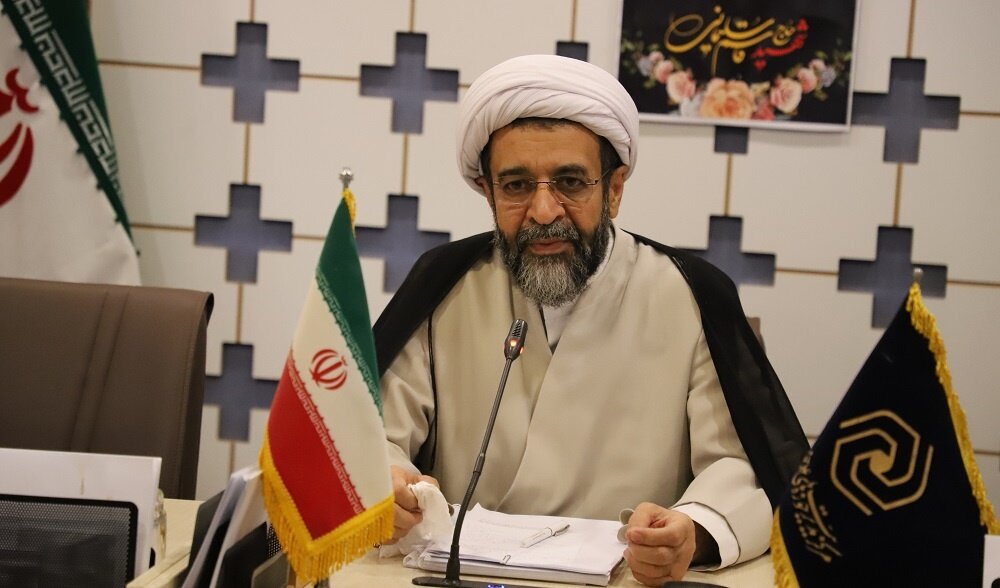 تحقق «حوزه پیشرو و سرآمد» اولویت اول حوزه‌ علمیه خواهران است/ نباید با دشمن قهقهه مستانه بزنیم