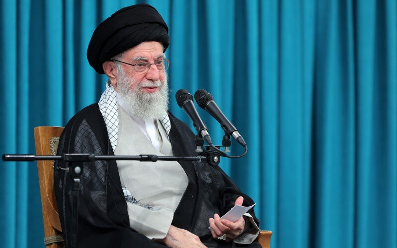 قائد الثورة يؤكد أن وزن البرلمانات الحقيقي مرتبط بالتقوى والعدالة ويدينُ عمل برلمانات تدعم قتلة أهالي غزة
