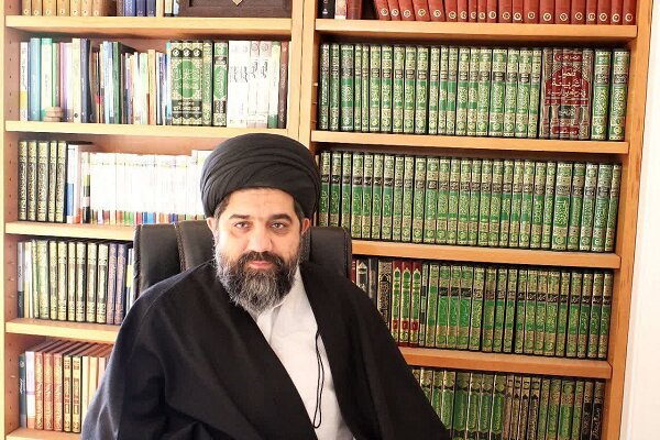 سیاست خارجی در اندیشه امام خمینی(ره) بر عزت و نفی سلطه استوار است