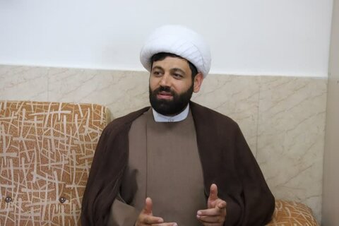 تصاویر/ جلسه حجت الاسلام والمسلمین شامی با مدیر و اساتید مدرسه علمیه خاتم الانبیاء (ص) سنندج