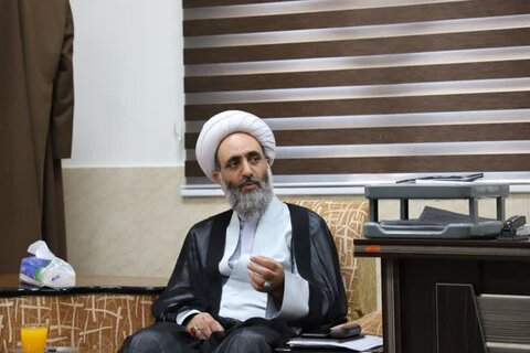 تصاویر/ جلسه حجت الاسلام والمسلمین شامی با مدیر و اساتید مدرسه علمیه خاتم الانبیاء (ص) سنندج