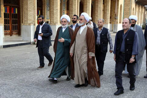 ادای احترام آیت الله اعرافی به مقام شامخ شهدای استان گیلان