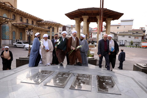 ادای احترام آیت الله اعرافی به مقام شامخ شهدای استان گیلان