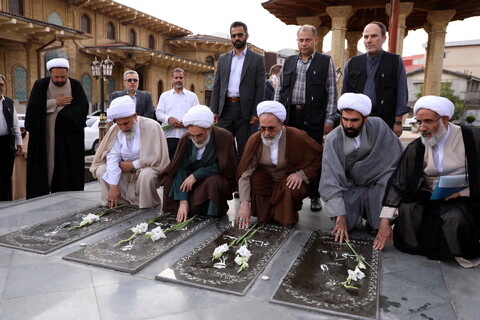 ادای احترام آیت الله اعرافی به مقام شامخ شهدای استان گیلان