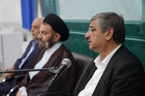 تصاویر دیدار ریاست بنیاد شهید و امور ایثارگران کشور با نماینده ولی فقیه در لرستان