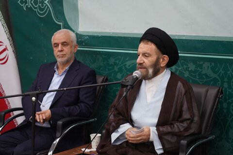 تصاویر دیدار ریاست بنیاد شهید و امور ایثارگران کشور با نماینده ولی فقیه در لرستان