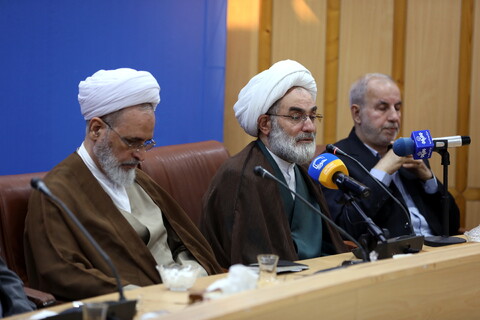 جلسه مسئولین ارشد استان گیلان با آیت الله اعرافی