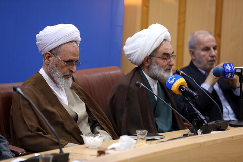 جلسه مسئولین ارشد استان گیلان با آیت الله اعرافی