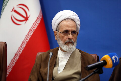 جلسه مسئولین ارشد استان گیلان با آیت الله اعرافی