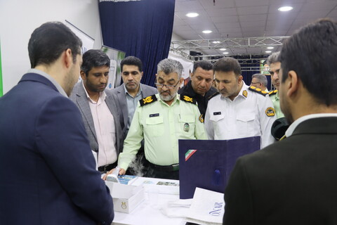 بازدید فرمانده انتظامی خوزستان از نمایشگاه تخصصی روایت دانش استان