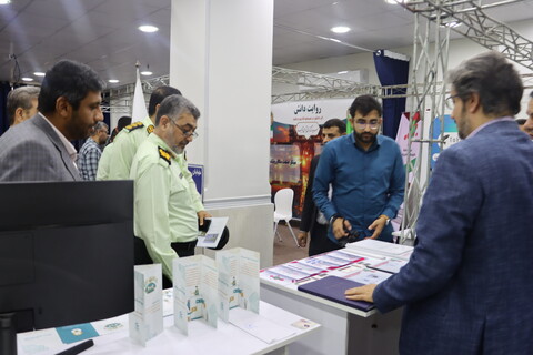 بازدید فرمانده انتظامی خوزستان از نمایشگاه تخصصی روایت دانش استان