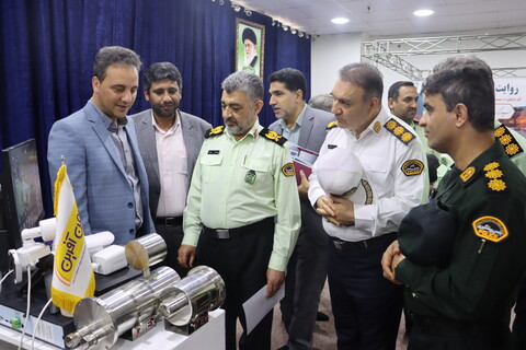 بازدید فرمانده انتظامی خوزستان از نمایشگاه تخصصی روایت دانش استان