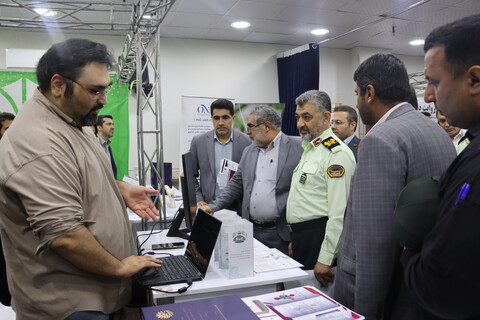 بازدید فرمانده انتظامی خوزستان از نمایشگاه تخصصی روایت دانش استان