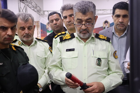 بازدید فرمانده انتظامی خوزستان از نمایشگاه تخصصی روایت دانش استان