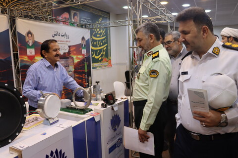 بازدید فرمانده انتظامی خوزستان از نمایشگاه تخصصی روایت دانش استان