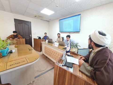 تصاویر/ برگزاری جلسه نقد مقاله در مدرسه علمیه امام خامنه‌ای (ره) ارومیه