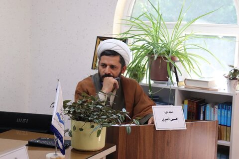 تصاویر/ برگزاری جلسه نقد مقاله در مدرسه علمیه امام خامنه‌ای (ره) ارومیه