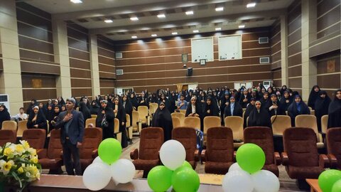 تصاویر/برگزاری جشن عید غدیر در مدرسه علمیه فاطمه الزهرا(س) ساوه