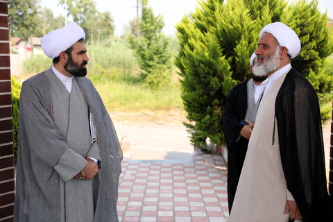 تصاویر/بازدید و ادای احترام به شهدای گمنام مدرسه علمیه امیرالمؤمنین ع رشت