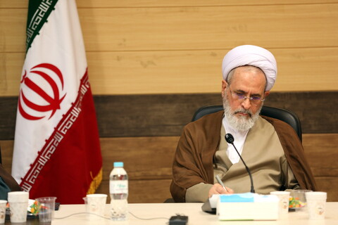 تصاویر/جلسه با نماینده ولی فقیه و اعضای شورای استان و نهادهای استان گیلان با آیت الله اعرافی