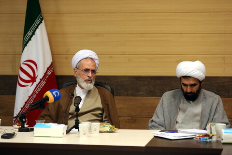 تصاویر/جلسه با نماینده ولی فقیه و اعضای شورای استان و نهادهای استان گیلان با آیت الله اعرافی