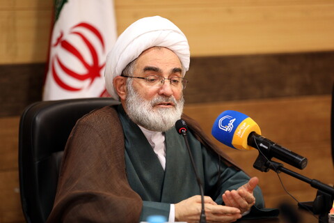 تصاویر/جلسه با نماینده ولی فقیه و اعضای شورای استان و نهادهای استان گیلان با آیت الله اعرافی