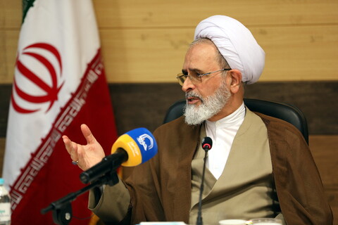 تصاویر/جلسه با نماینده ولی فقیه و اعضای شورای استان و نهادهای استان گیلان با آیت الله اعرافی