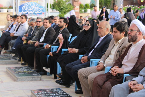 تصاویر/ عطر افشانی و گلباران گلزار شهدای کرمان و مزار حاج قاسم سلیمانی