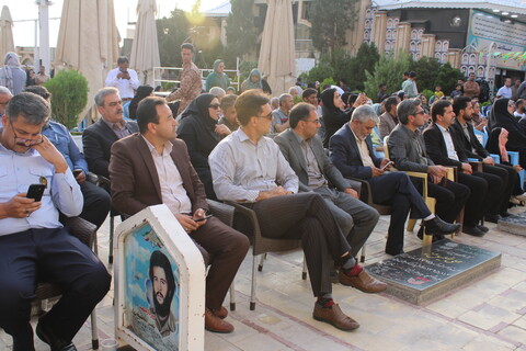 تصاویر/ عطر افشانی و گلباران گلزار شهدای کرمان و مزار حاج قاسم سلیمانی