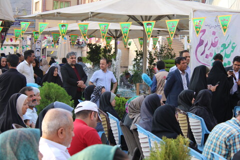 تصاویر/ عطر افشانی و گلباران گلزار شهدای کرمان و مزار حاج قاسم سلیمانی