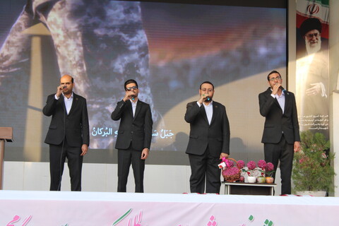 تصاویر/ عطر افشانی و گلباران گلزار شهدای کرمان و مزار حاج قاسم سلیمانی