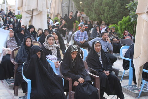 تصاویر/ عطر افشانی و گلباران گلزار شهدای کرمان و مزار حاج قاسم سلیمانی