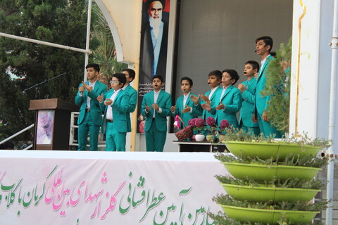 تصاویر/ عطر افشانی و گلباران گلزار شهدای کرمان و مزار حاج قاسم سلیمانی