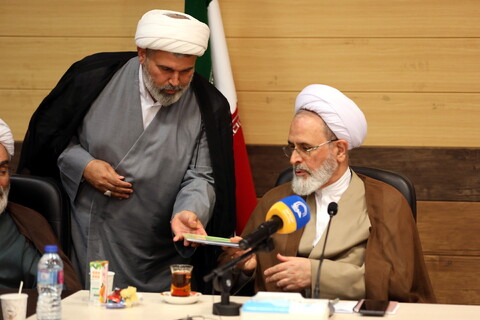 تصاویر/دیدار مدیران مدارس و شورای حوزه علمیه استان گیلان با آیت الله اعرافی و معاونین ستادی