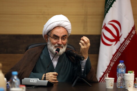 تصاویر/دیدار مدیران مدارس و شورای حوزه علمیه استان گیلان با آیت الله اعرافی و معاونین ستادی