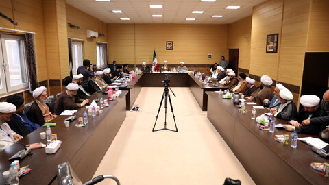 تصاویر/دیدار مدیران مدارس و شورای حوزه علمیه استان گیلان با آیت الله اعرافی و معاونین ستادی