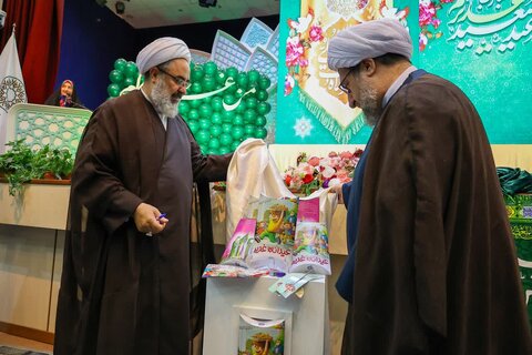 تصاویر | اجتماع بزرگ بانوان غدیری در تبریز