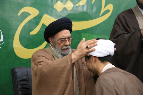 تصاویر/ آیین عمامه گذاری طلاب حوزه علمیه اصفهان