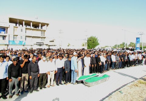 تصاویر/ تشییع جانباختگان حادثه بندر دیر