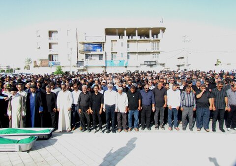 تصاویر/ تشییع جانباختگان حادثه بندر دیر