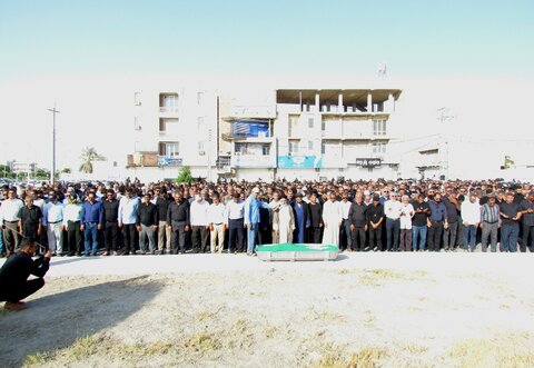 تصاویر/ تشییع جانباختگان حادثه بندر دیر