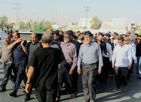 تصاویر/ تشییع جانباختگان حادثه بندر دیر