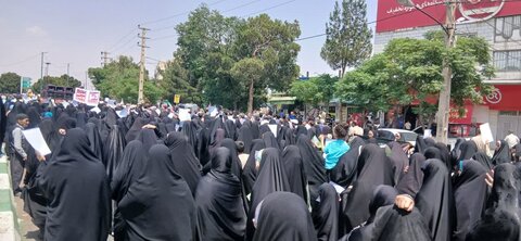 تصاویر/حضور طلاب مدرسه علمیه الهیه ساوه در راهپیمایی  محکومیت جنایات رژیم صهیونیستی