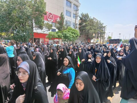 تصاویری از حضور طلاب موسسه آموزش عالی ریحانة الرسول ساوه در راهپیمایی محکومیت جنایات رژیم صهیونیستی