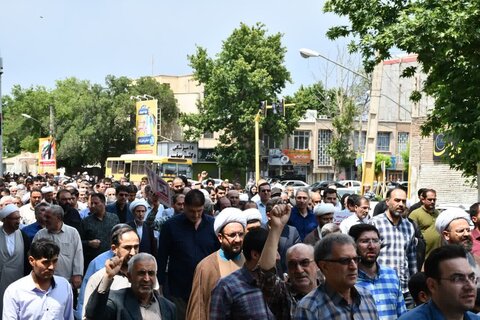 تصاویر/ خروش نمازگزاران نماز جمعه خوی بر علیه جنایت رژیم صهیونیستی